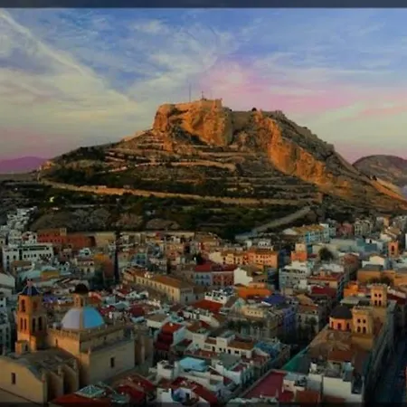 Apartment Centrally-located, Spacious Flat At Historic Centre & Short Walk To Alicante