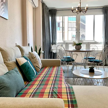 Apartment Centrally-located, Spacious Flat At Historic Centre & Short Walk To Alicante