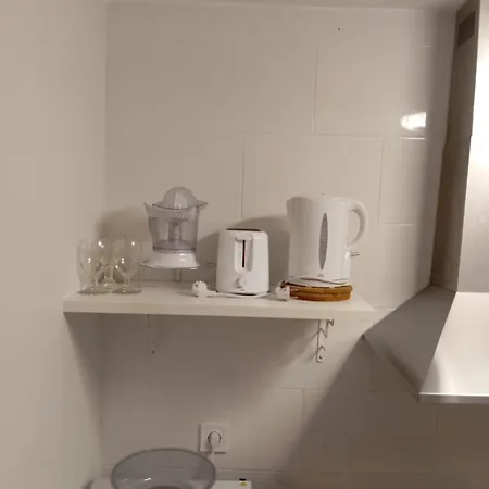 Apartment Centrally-located, Spacious Flat At Historic Centre & Short Walk To *